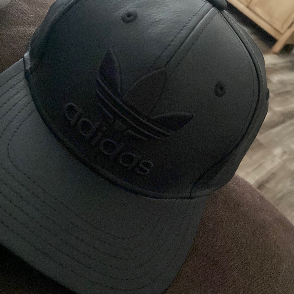 Black leather snapback Adidas hat
